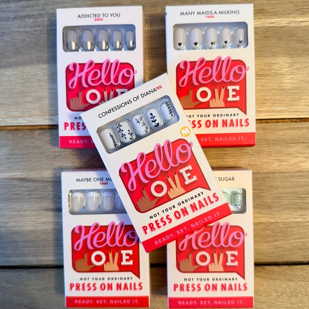 Hello Love Nails -Set of 5 Boxes